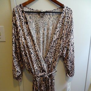 Secret Treasure Leopard Robe L-XL NWOT